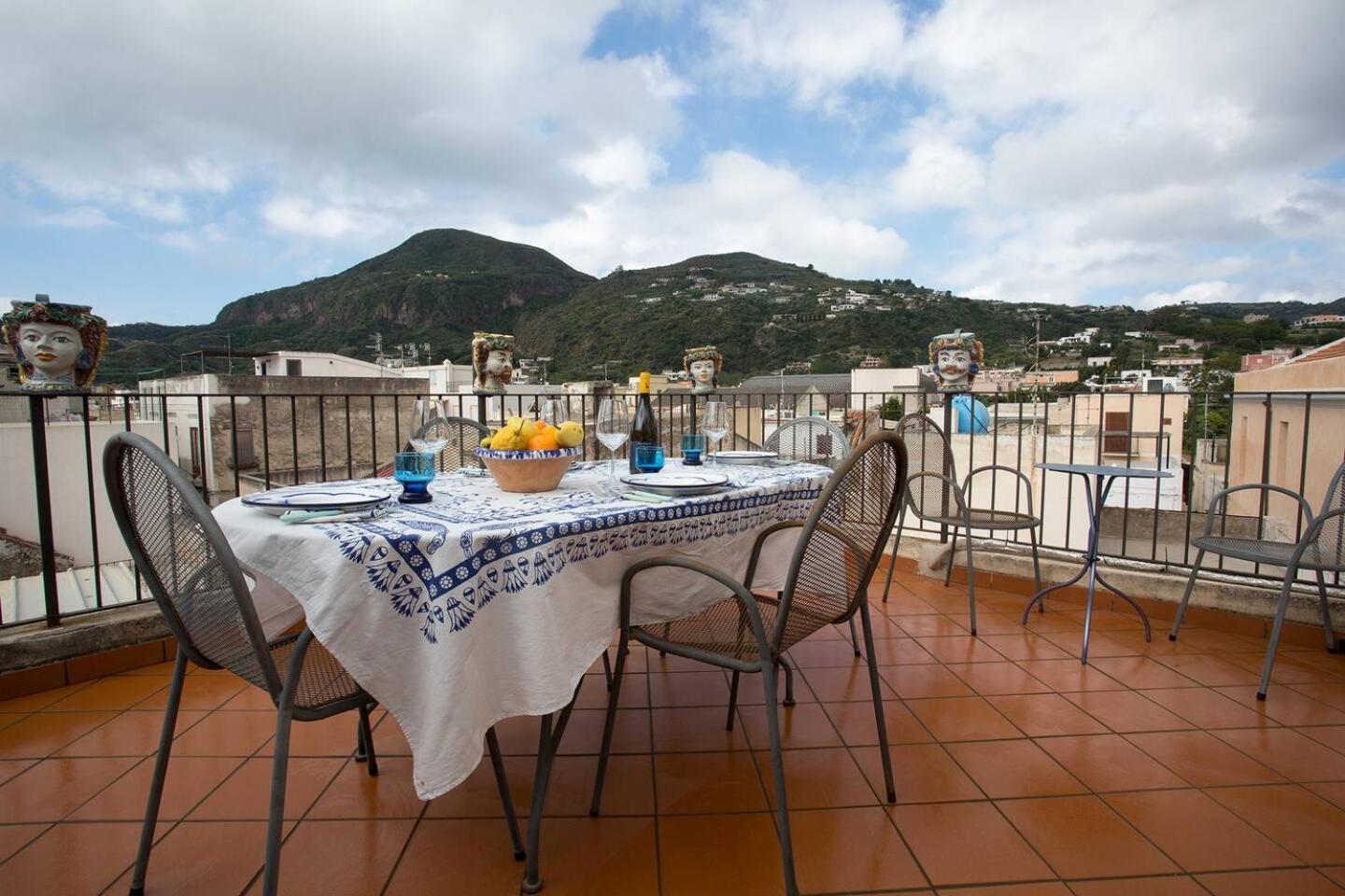 Casa Anna Con Terrazzo, Lipari Apartment Luaran gambar